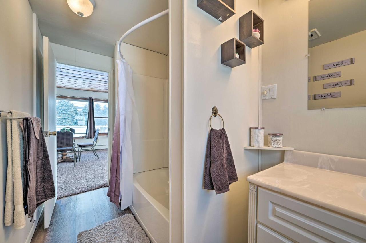 Cozy Tawas City Home With Views Of Lake Huron! Buitenkant foto