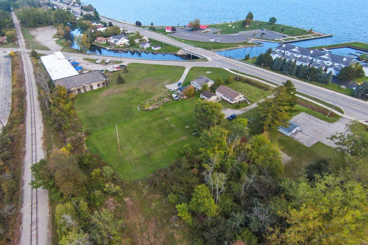 Cozy Tawas City Home With Views Of Lake Huron! Buitenkant foto